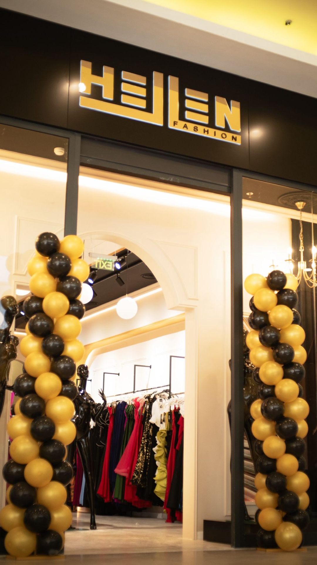Vitrina Hellen Fashion · Iulius Mall